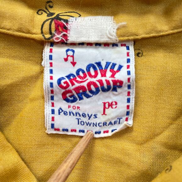 Vtg 60s Penneys Towncraft Ladybug Patterned Groovy Group Button Up Shirt - Picture 8 of 9